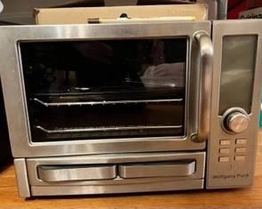 Wolfgang Puck Pizza/Toaster/Roasting oven. New in box.