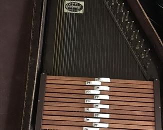 Autoharp by Oscar Schmidt Airline good working condition 