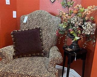 Great zebra accent chair and table