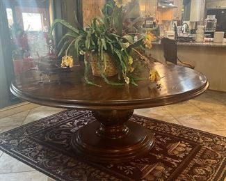 Round dining table, tons of florals!