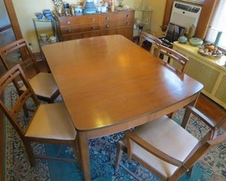 Dining Room Table & Chairs