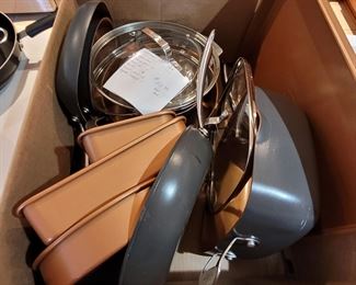 Gotham set of cookware/bakeware