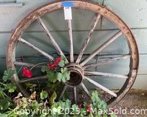 wlarge vintage wagon wheel3281 t