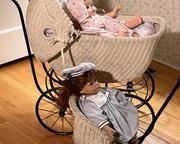 wvintage dolls and carriages2821 t