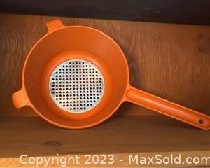 wcontents of kitchen cupboard1841 t