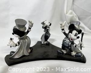 wdisney enesco magician mickey3321 t