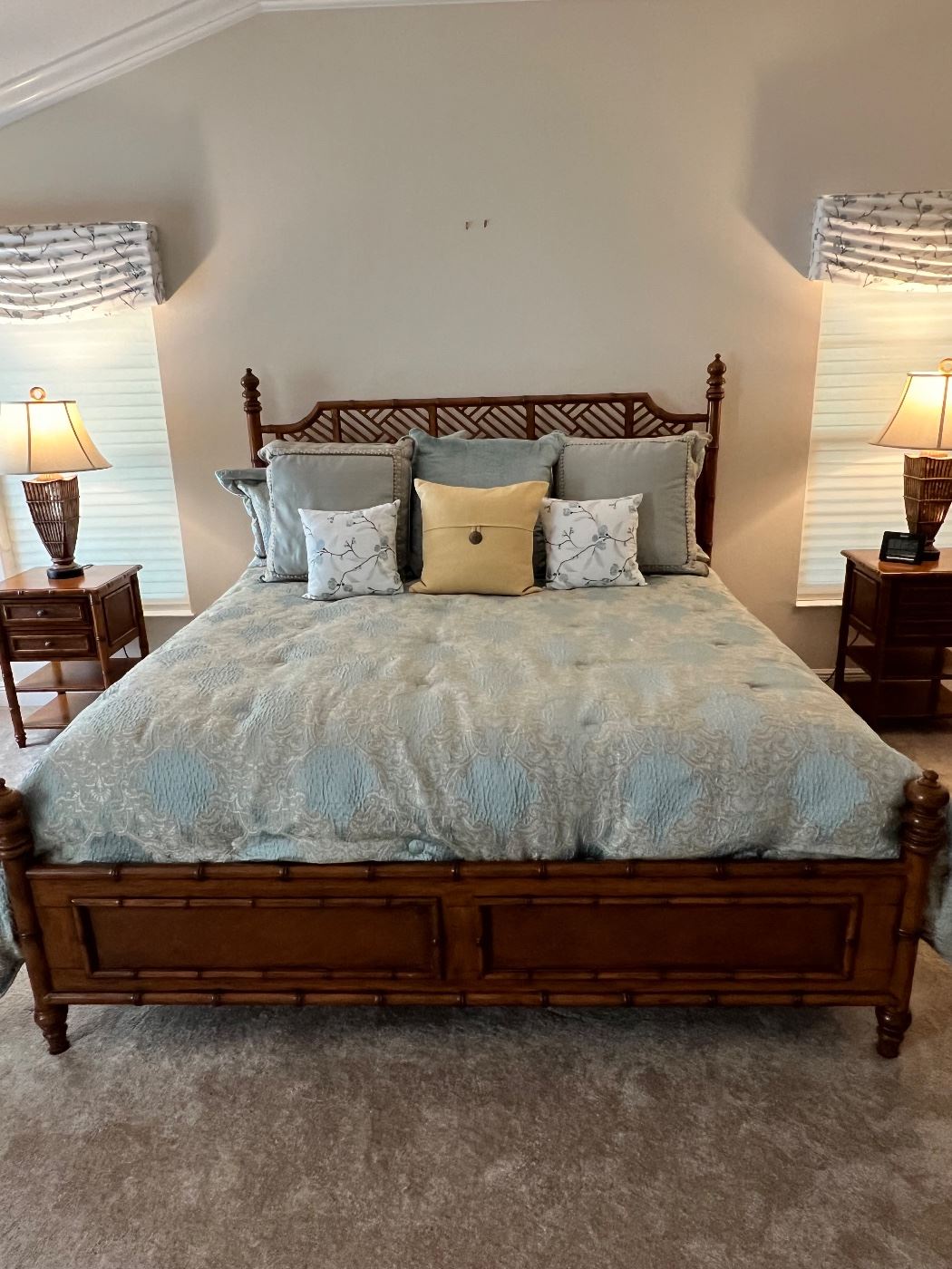 Tommy Bahama king size MATTRESS is $900