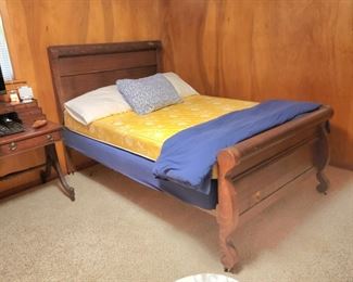 Full Size Sleigh Bed Tiger Oak