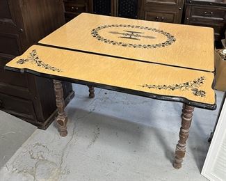 Vintage I LOVE LUCY Table