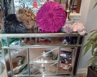 Olive tree, chest picture 2