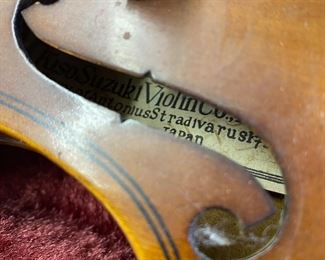 P19 - $150. 1/4 size Suzuki Violin Co. Copy of Antonius Stradivarus