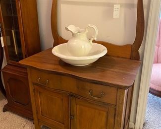 H130 - $125 wash stand 