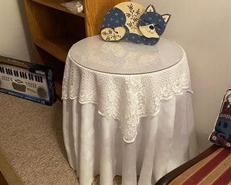 H131 $10 single table