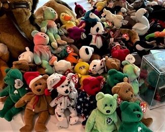 Detail pic (items sold separately)