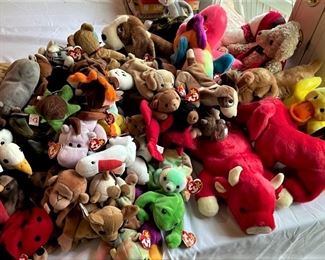 Detail pic (items sold separately)