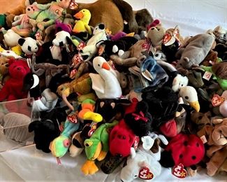 Detail pic (items sold separately)