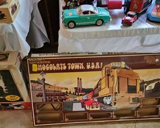 Train sets (sets sold separately)