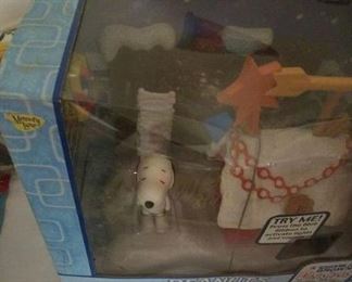Peanuts Snoopy play set.