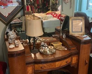 Art Deco vanity (does not have stool)