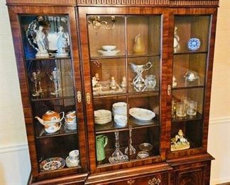 Gorgeous vintage Drexel mahogany china cabinet