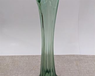 Swung vase