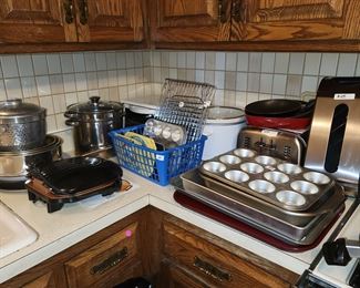 Miscellaneous pots, bakeware, cookware, toaster, crockpot & more