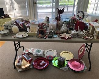 Lots of Christmas items. 