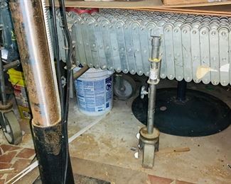 ROLLING ELEVATOR FOR MOVING MATERIALS