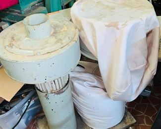 DUST COLLECTOR
