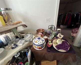 Grape design dishes with all the matching decor