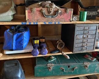 Garage • (vignette)