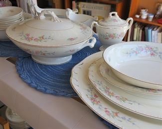 Homer Laughlin china, nice set!