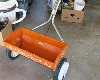 Vintage spreader in excellent shape