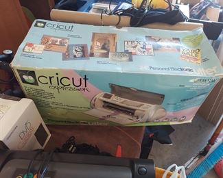 cricut machine and cartridges