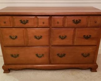 "Charming Cottage" in Evans, GA Starts Closing 8pm Wed 5/31. Pickup is Thu 6/1 from 2-6p. Please click here to see more photos, descriptions, and current bids:&nbsp;https://ctbids.com/estate-sale/22094