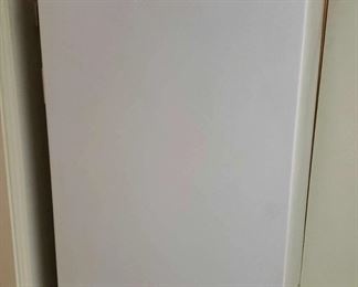 "Charming Cottage" in Evans, GA Starts Closing 8pm Wed 5/31. Pickup is Thu 6/1 from 2-6p. Please click here to see more photos, descriptions, and current bids:&nbsp;https://ctbids.com/estate-sale/22094