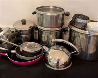 "Charming Cottage" in Evans, GA Starts Closing 8pm Wed 5/31. Pickup is Thu 6/1 from 2-6p. Please click here to see more photos, descriptions, and current bids:&nbsp;https://ctbids.com/estate-sale/22094