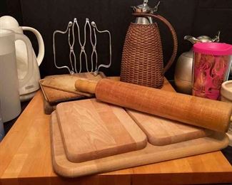 "Charming Cottage" in Evans, GA Starts Closing 8pm Wed 5/31. Pickup is Thu 6/1 from 2-6p. Please click here to see more photos, descriptions, and current bids:&nbsp;https://ctbids.com/estate-sale/22094