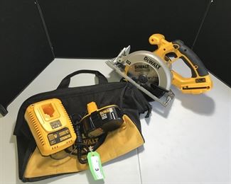 Lot # : 3 - Tool - DeWalt 18 Volt Circular Saw 6 1/2" 
appears to be in new condition, cordless with charger and extra battery, new carbide tooth saw blade, has cloth tote bag.

