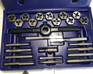 Lot # : 24 - Tool - Irwin 24 Tap and Die Set
Like new, molded plastic storage case.
