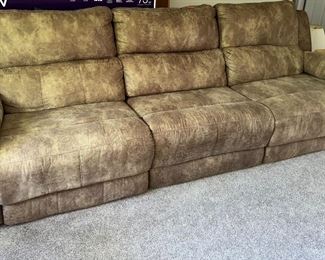 Sofa with power reclining end seats