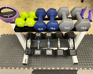 Free weights with rack + kettlebell and hand strengthener