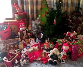 "Fun Times on Lake Huntington" in North Augusta, SC Closing Fri 6/2 at 8pm. Pickup Sat 6/3 11-3pm. Please click here to see more photos, descriptions, and current bids: https://ctbids.com/estate-sale/21812