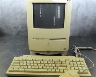 Vintage Apple Macintosh Color Classic Computer Model M1600 with Keyboard & Mouse