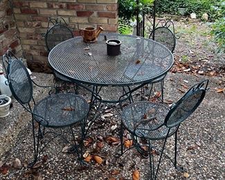 Iron Outdoor Patio Set w/ 4 Chairs / www.contemporarycurrent.com / Whimsical In White Rock Lake