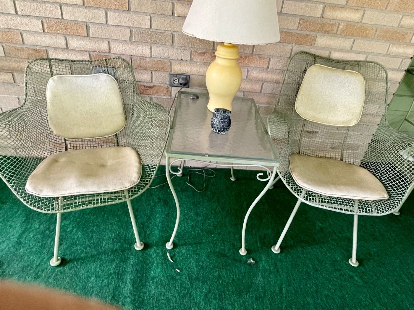Woodard chairs & side table