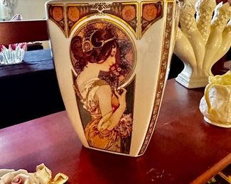 Goebel artist Orbis, Vase