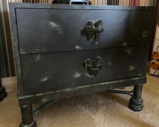 Single nite stand that matches bed and chairs with ottoman in living room  28” x 19” x 24”