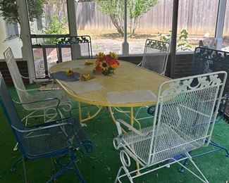 Six chairs all rockers..Sturdy and comfortable.