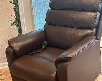 Lift Chair..hardly used..  like New